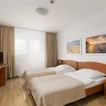 San Medical Resort *